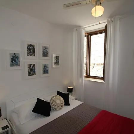 Pensionat Palace De Lupis-guest House Hvar Town