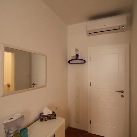Palace De Lupis-guest House