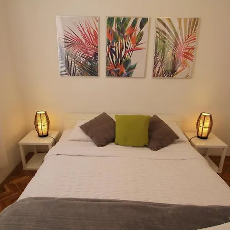 Palace De Lupis-guest House Pensionat Hvar Town