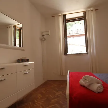 Gostinjska kuća Palace De Lupis-guest House *