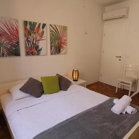 Palace De Lupis-guest House Hvar Town